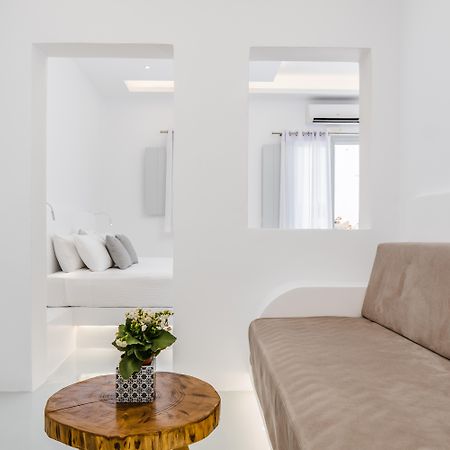Serenita Luxury Suites Akrotírion エクステリア 写真