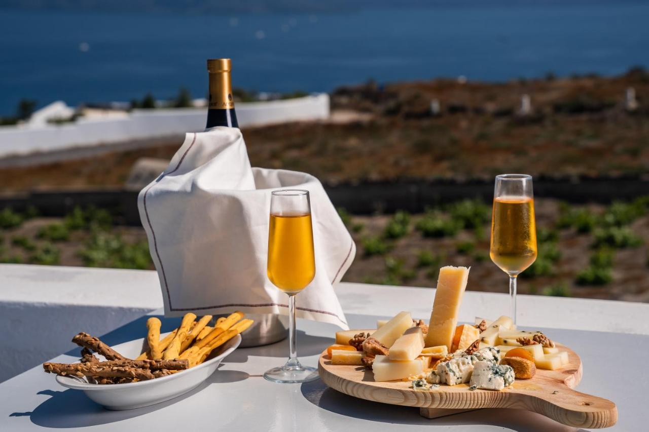 Serenita Luxury Suites Akrotírion エクステリア 写真