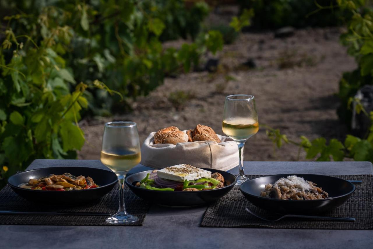 Serenita Luxury Suites Akrotírion エクステリア 写真