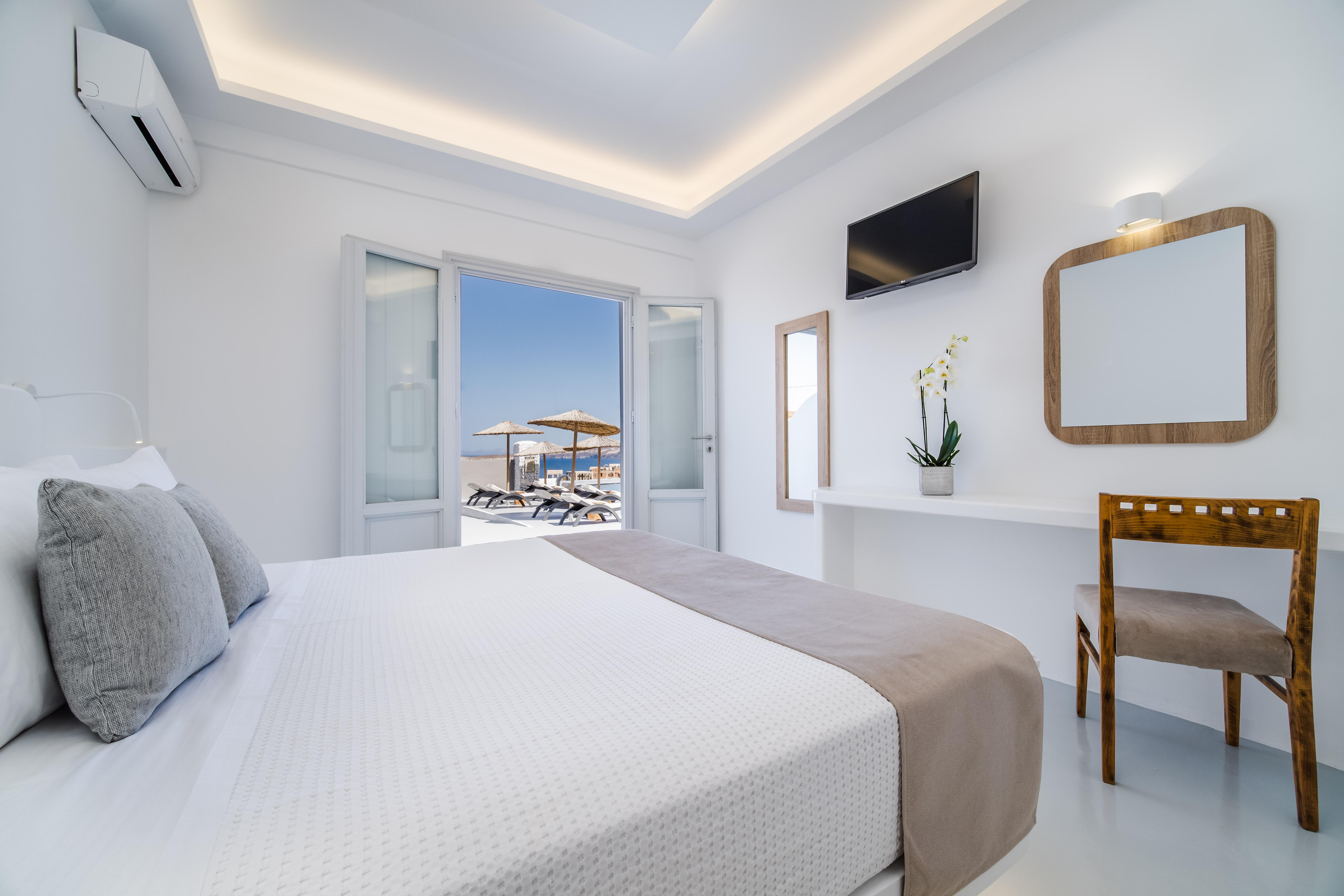 Serenita Luxury Suites Akrotírion エクステリア 写真