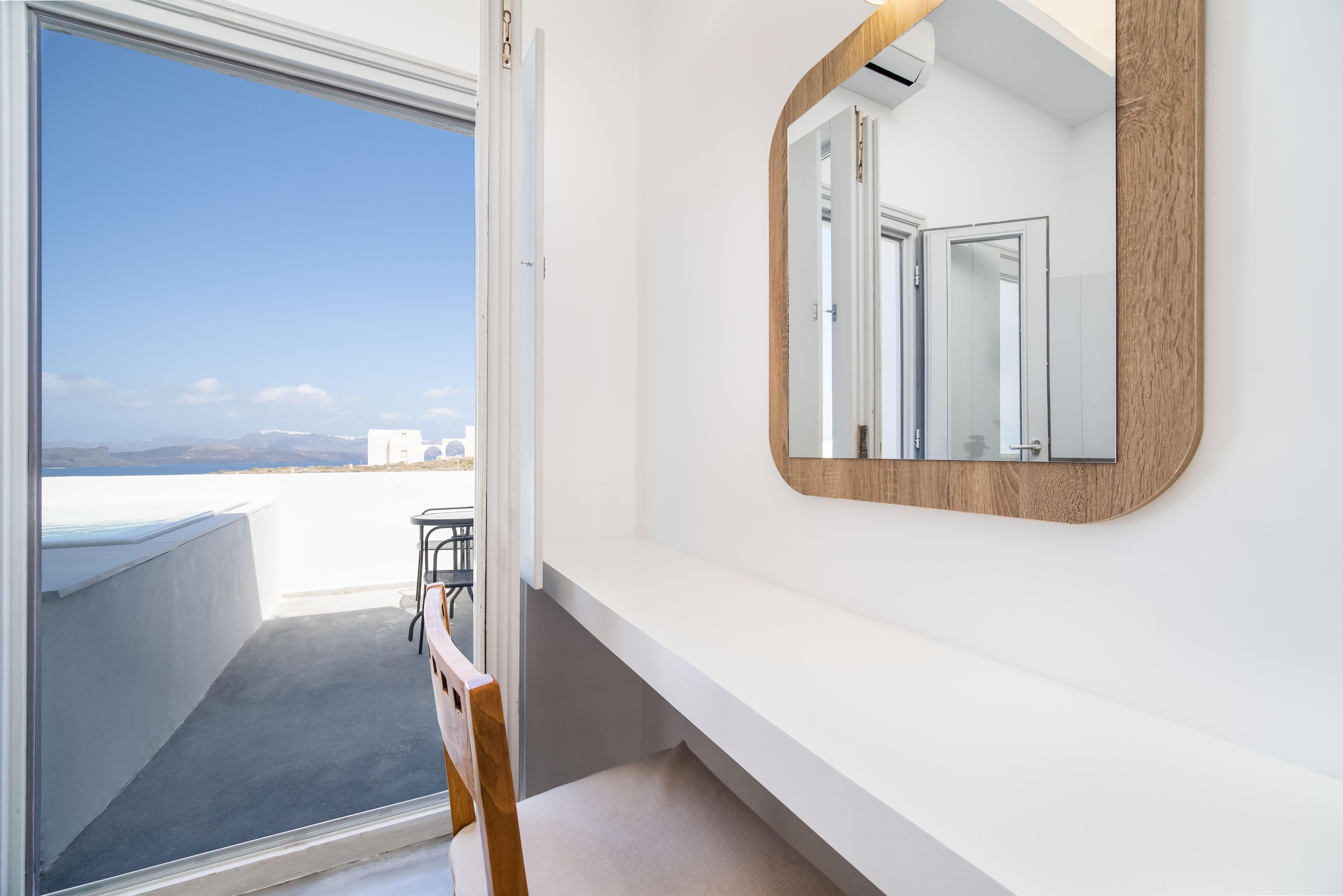 Serenita Luxury Suites Akrotírion エクステリア 写真