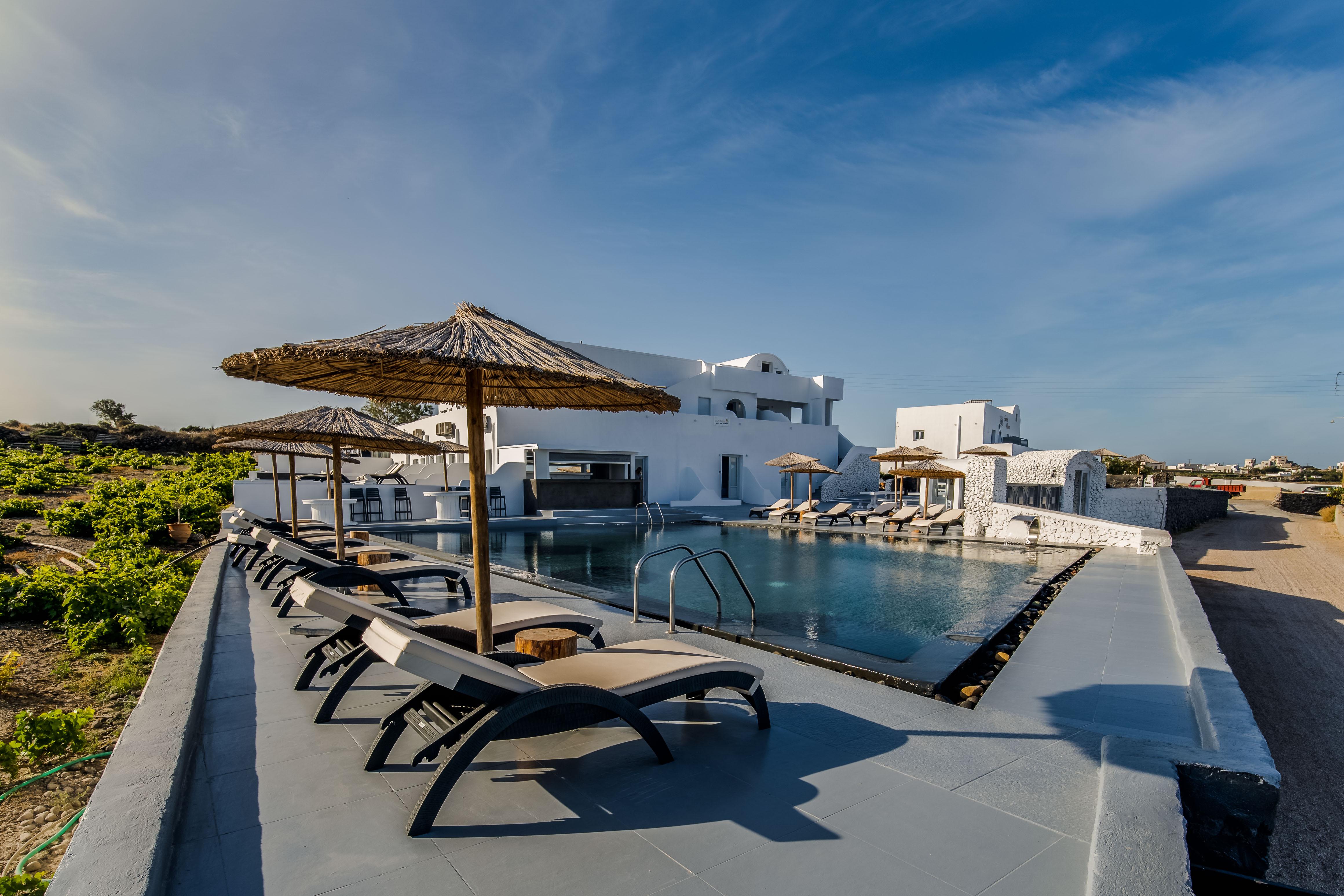 Serenita Luxury Suites Akrotírion エクステリア 写真