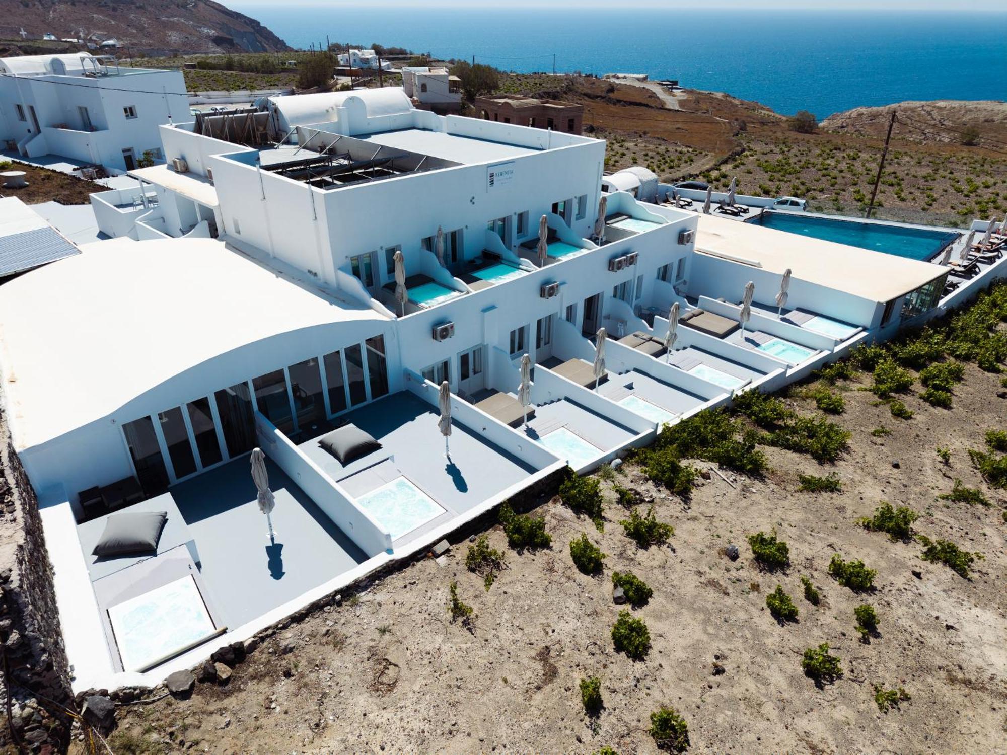 Serenita Luxury Suites Akrotírion エクステリア 写真